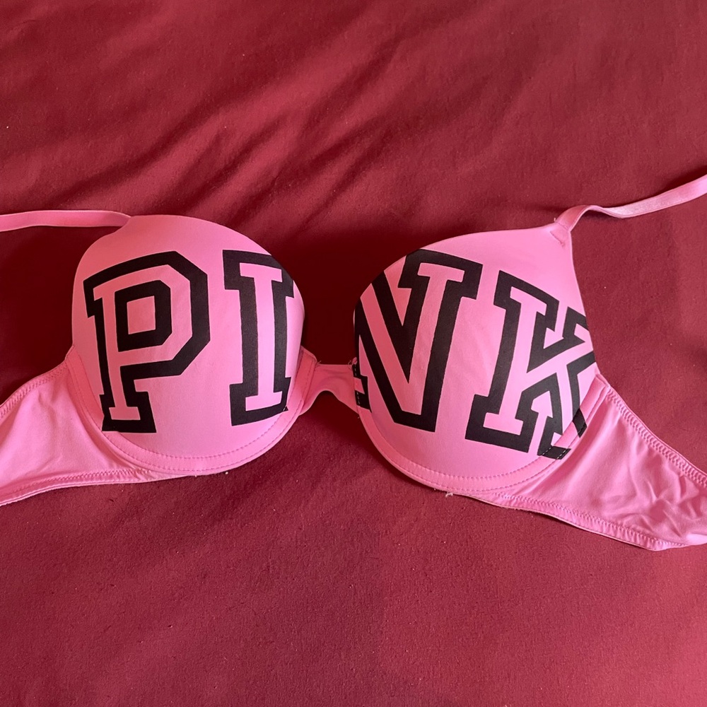 Women’s barely used  pink bra size 34B